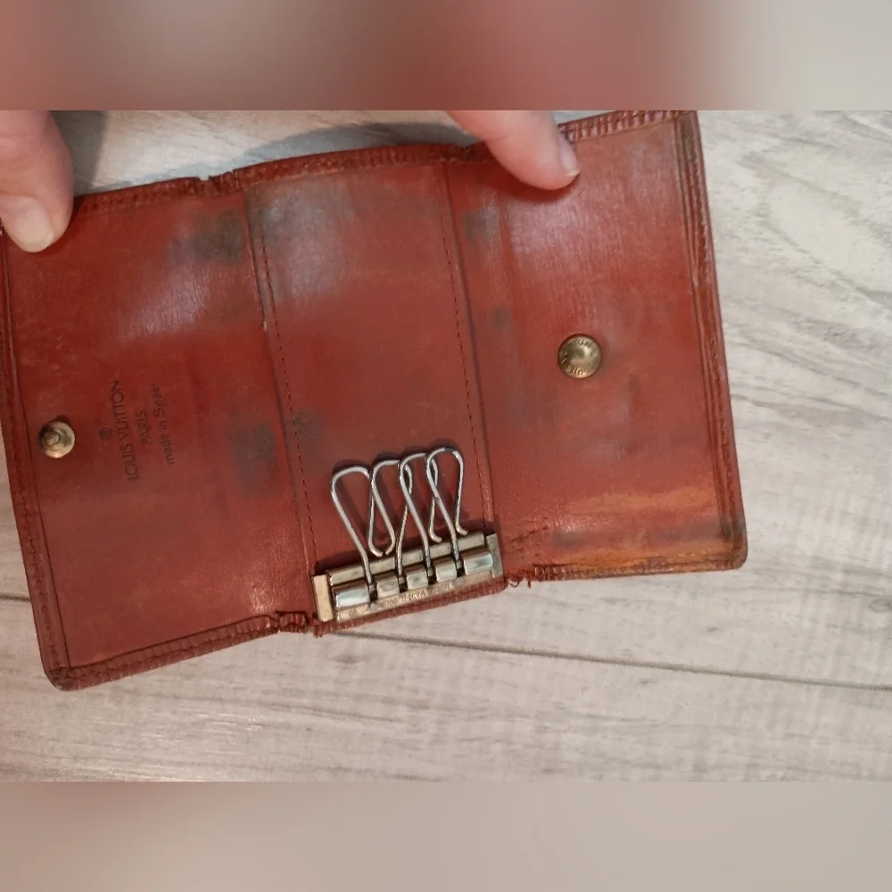 Louis Vuitton Brown Epi Leather 4 Key Holder